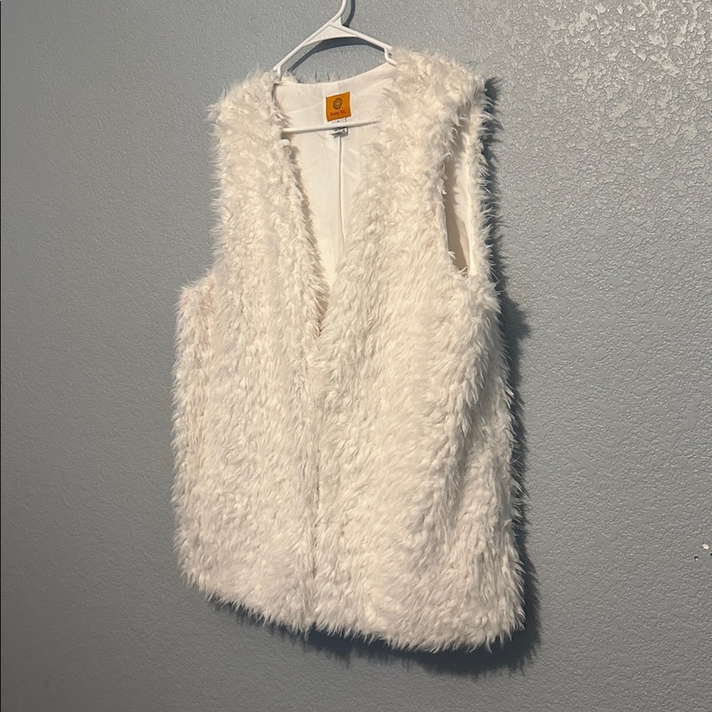 Ruby Rd. Fuzzy White Vest - Picture 2 of 5